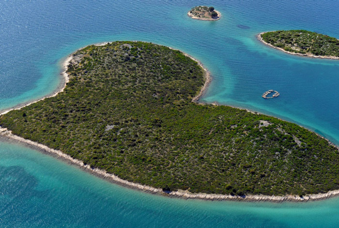 Island Galesnja - heart shaped island in croatia near Biograd